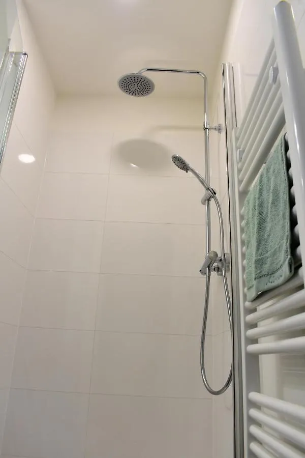 Airstay Prague Apartment: Grebovka 0*,