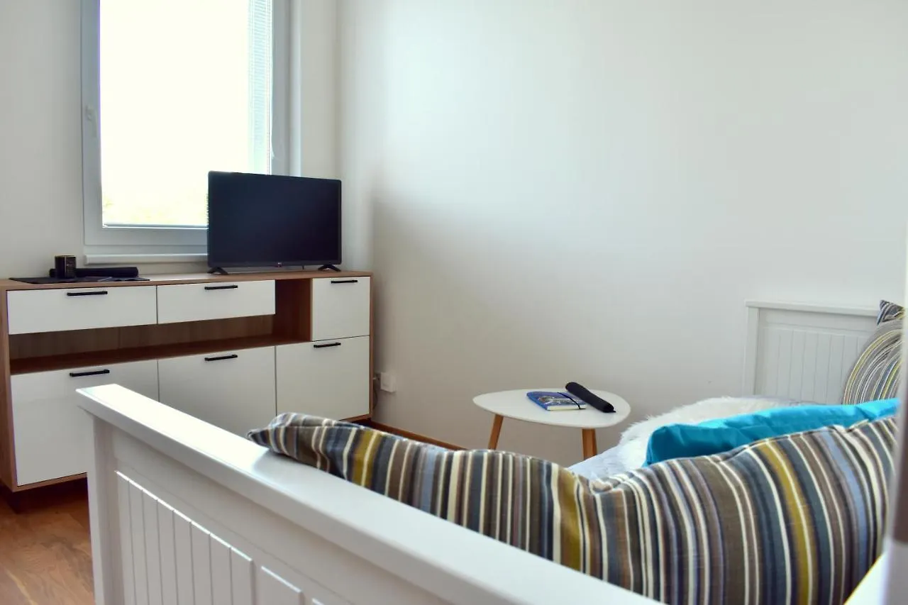 Airstay Prague Apartment: Grebovka Csehország