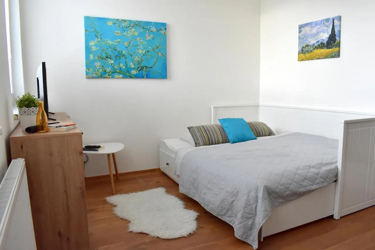 Airstay Prague Apartment: Grebovka 0*,  Csehország