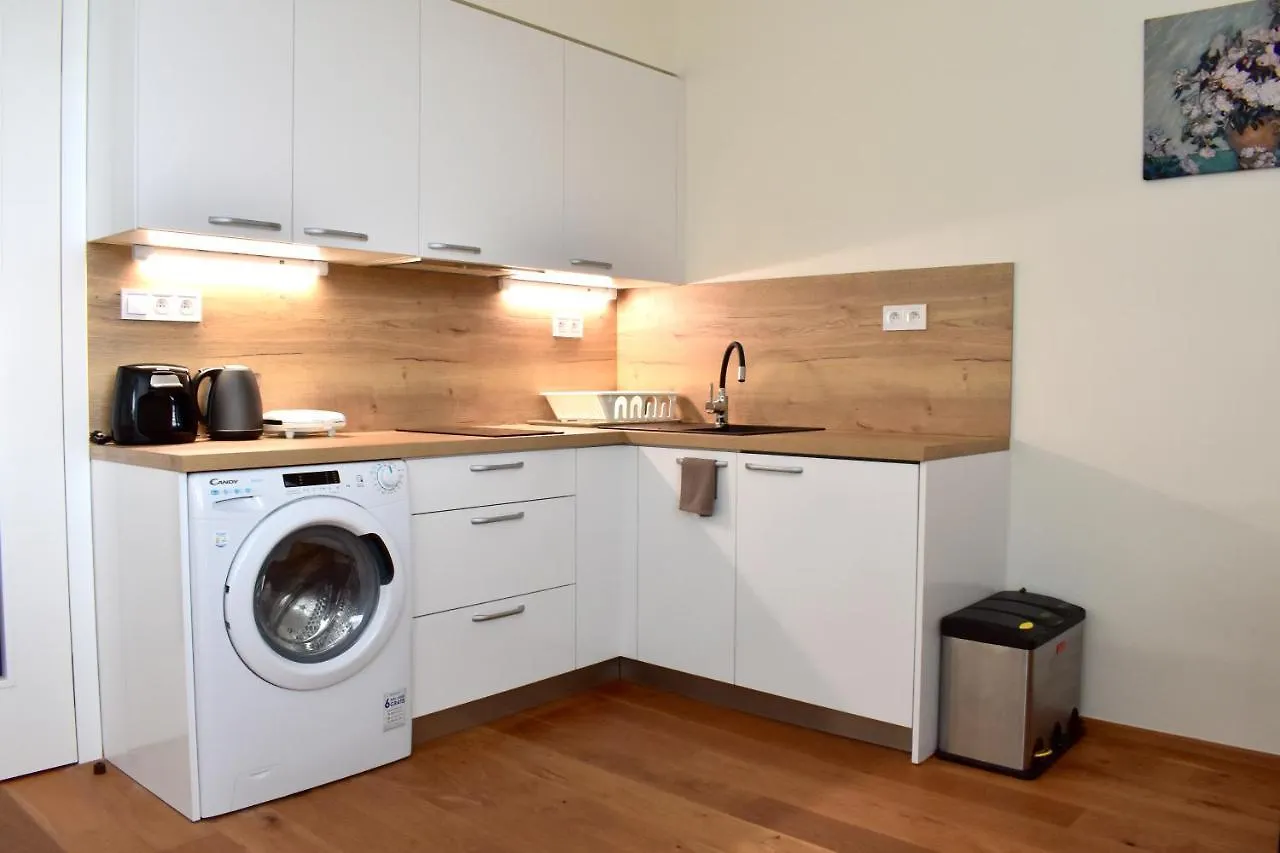 Airstay Prague Apartment: Grebovka Apartman
